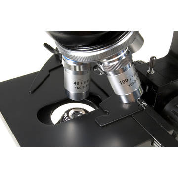 Levenhuk 670T  - microscop biologic trinocular