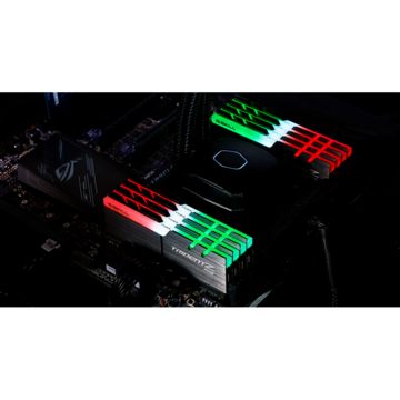 Memorie G.Skill TridentZ RGB Series - DDR4 - kit - 64 GB: 8 x 8 GB - DIMM 288-pin - 3600 MHz / PC4-28800 - unbuffered