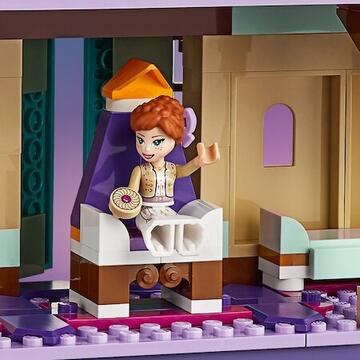 LEGO Disney Frozen II - Satul castelului Arendelle 41167, 521 piese