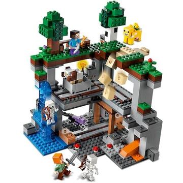 LEGO Minecraft - Prima aventura 21169, 542 piese