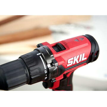 Skil Red SKIL 3008 HB bormasina cu acumulator, 0-420/1450 rpm, cuplu maxim 50 Nm, 2x Accu, incarcator, geanta